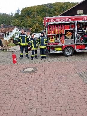 Gruppenfoto: Jugendfeuerwerhr der Freiweilligen Feuerwehr Ederbringhausen